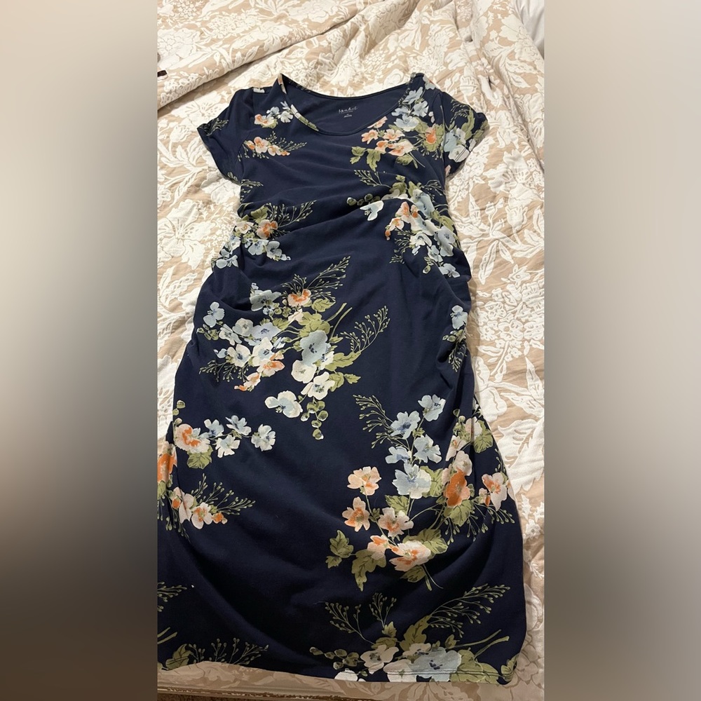 Isabel Maternity by Ingrid and Isabel. Short sleeve t-shirt maternity dress.